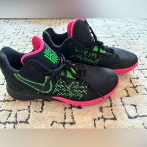 Kyrie 2 flytraps